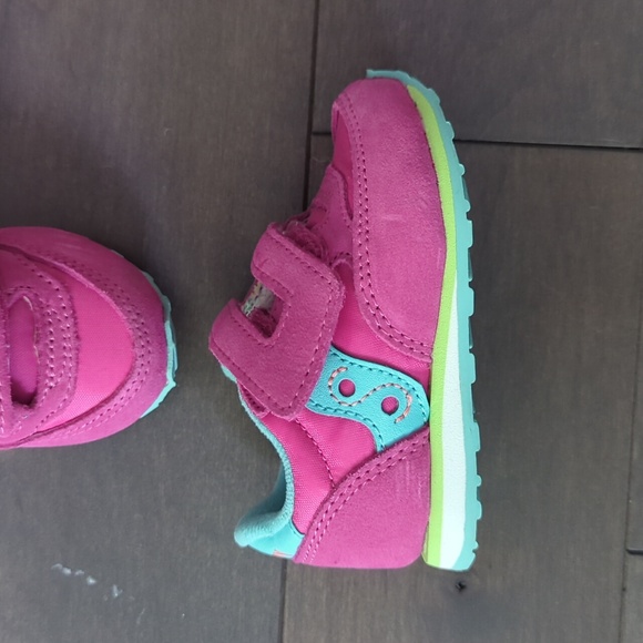 NWOT Toddler Size 4 Saucony Jazz Hook & Loop Sneaker - Picture 3 of 8